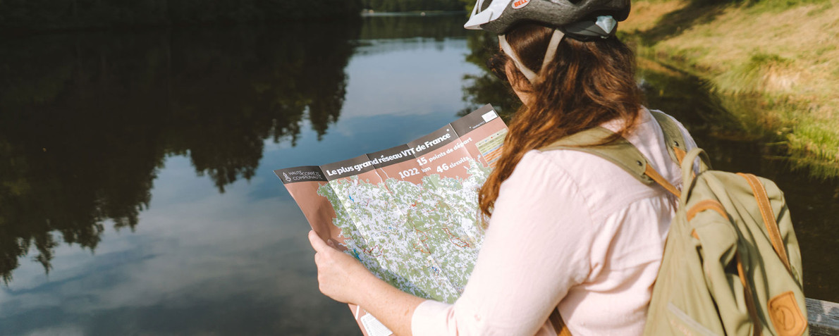 Guide et cartes rando en Corrèze