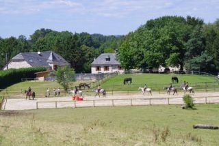 Randonnée équestre spécial ados dans la vallée de la Dordogne entre Lot et Corrèze